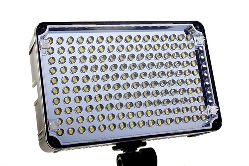 AMARAN LED VIDEO LIGHT